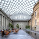 An art museum you can walk with friends